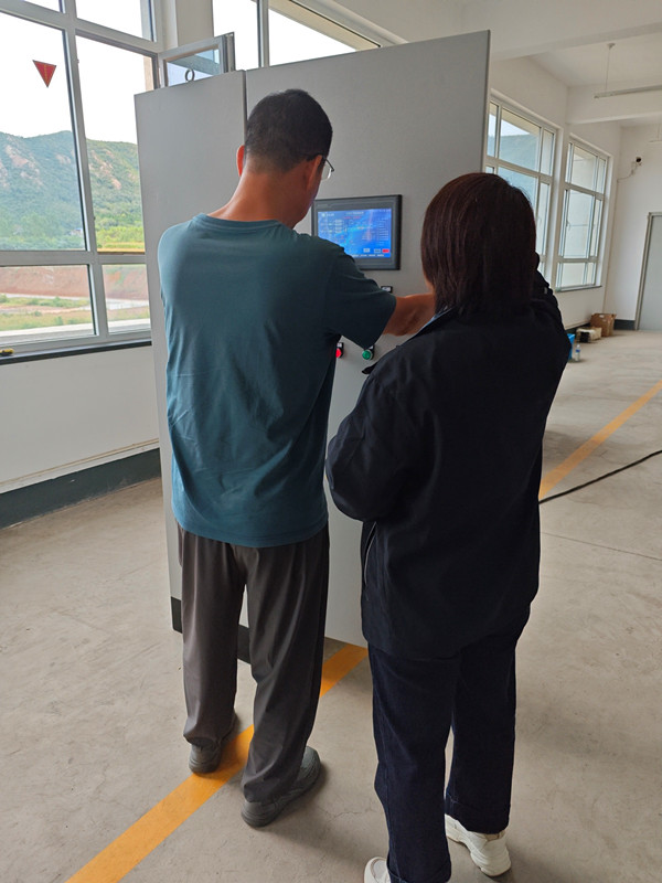 客戶到河北漢藍廠區(qū)考察SCR脫硝控制系統(tǒng)